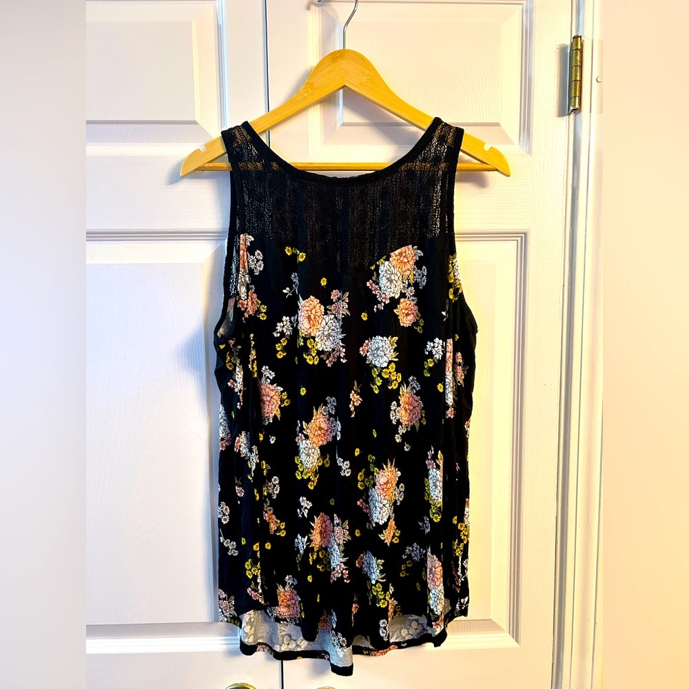 Torrid floral and lace tank top size 0